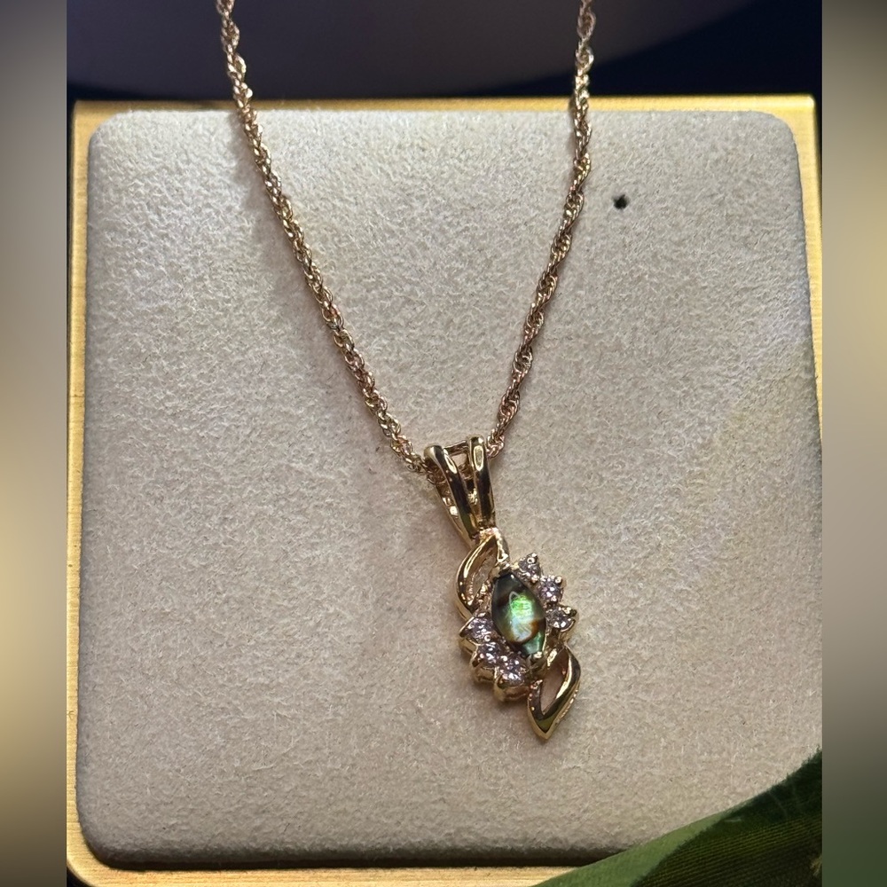 Crystal Pendant 14k Gold overlay Necklace Made W/ Swarovski Crystals